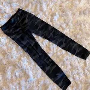 Athleta Girls Black Camo Leggings Chit-Chat Tight, size M/8-10